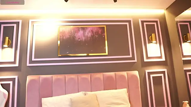 Tayler Kim online show from 11-09-25, 04:22