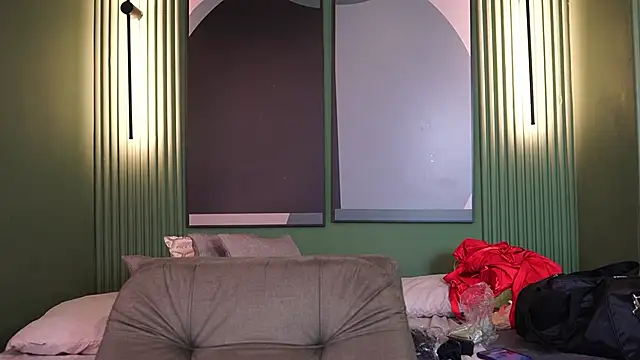 Tayler Kim online show from 10-03-25, 06:31