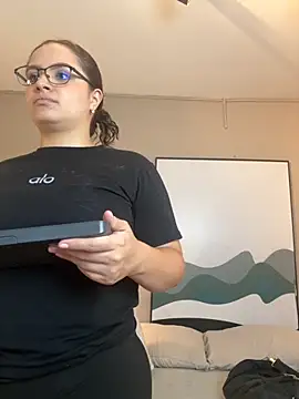 Tayler Kim online show from 11-29-25, 06:52