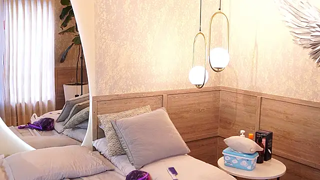 Tayler Kim online show from 09-20-25, 06:35