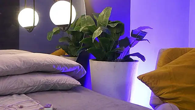 Tayler Kim online show from 02-11-26, 06:41