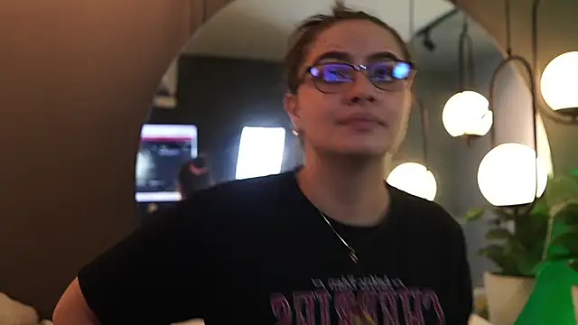 Tayler Kim online show from 02-10-26, 06:29