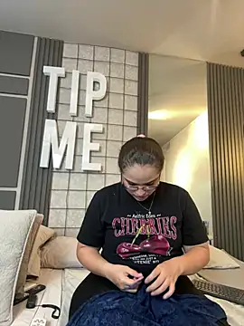 Tayler Kim online show from 03-14-26, 06:47