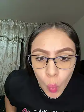 Tayler Kim online show from 04-22-26, 10:16