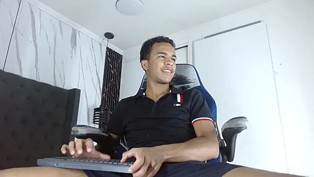 aston xvera online show from 11-02-25, 12:15