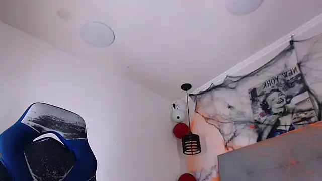 aston xvera online show from 10-26-25, 03:56