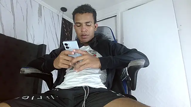 aston xvera online show from 10-25-25, 03:28