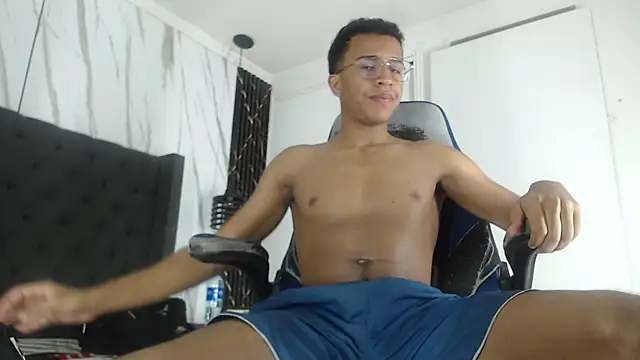 aston xvera online show from 11-12-25, 03:43