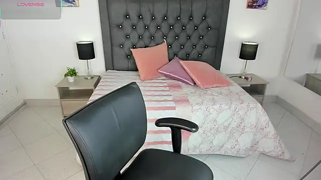 dulce fresa  online show from 10-21-25, 11:59