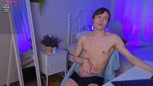 Snapshot of Brad_Myles chatting on 02-12-26, 07:35 Brad Myles online show from 02-12-26, 07:35