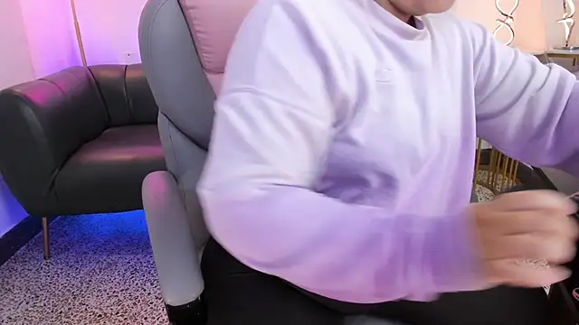 Miss Francheska online show from 11-22-25, 11:42