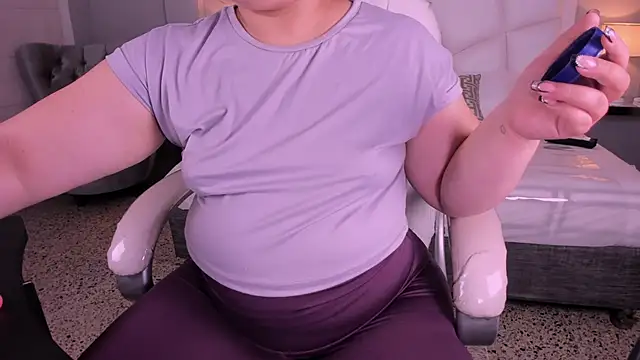 Snapshot of Miss_Francheska chatting on 02-16-26, 11:53 Miss Francheska online show from 02-16-26, 11:53