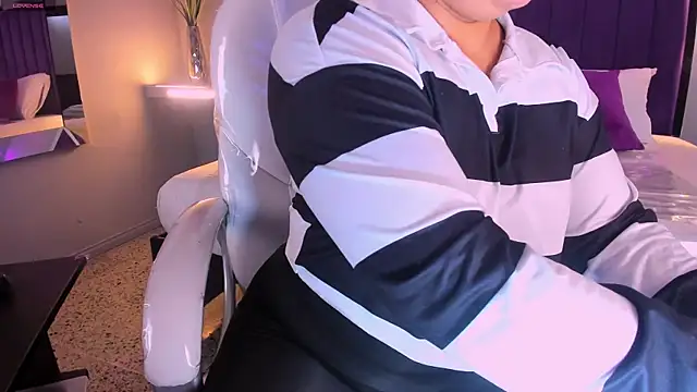 Miss Francheska online show from 03-06-26, 12:33