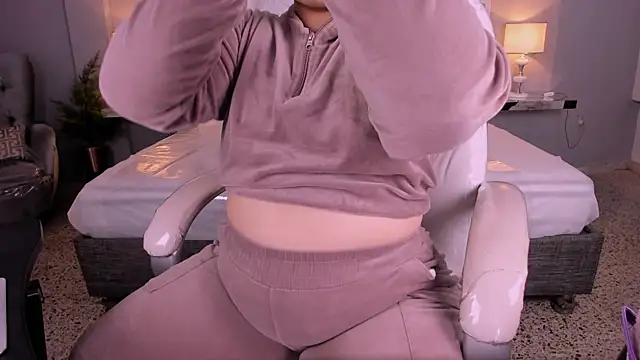 Snapshot of Miss_Francheska chatting on 02-11-26, 11:54 Miss Francheska online show from 02-11-26, 11:54