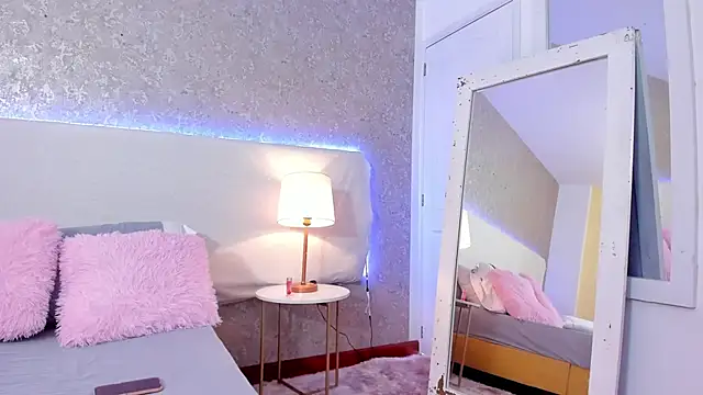 Snapshot of AnniieCooper chatting on 03-28-26, 01:34 AnniieCooper online show from 03-28-26, 01:34