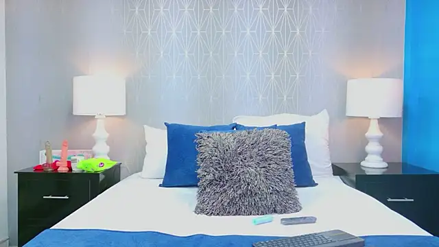 Snapshot of ZoeWilliis chatting on 02-21-26, 12:18 ZoeWilliis online show from 02-21-26, 12:18