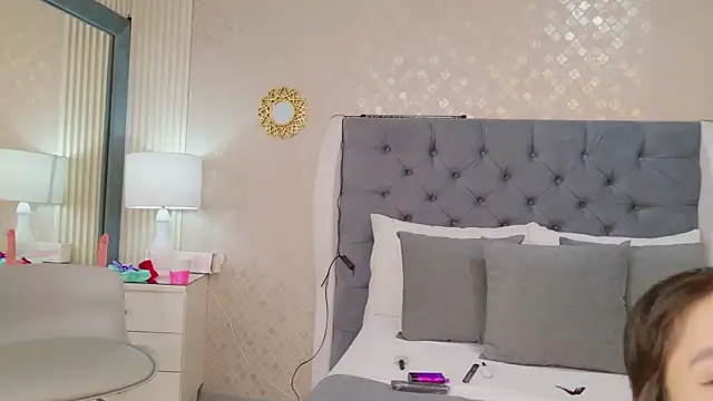 ZoeWilliis online show from 05-11-26, 04:04