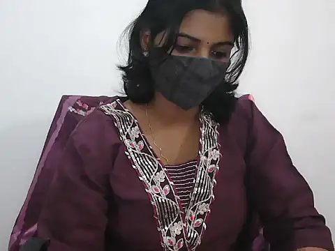 Snapshot of Hott_Noor chatting on 10-14-25, 03:45 Hott Noor online show from 10-14-25, 03:45