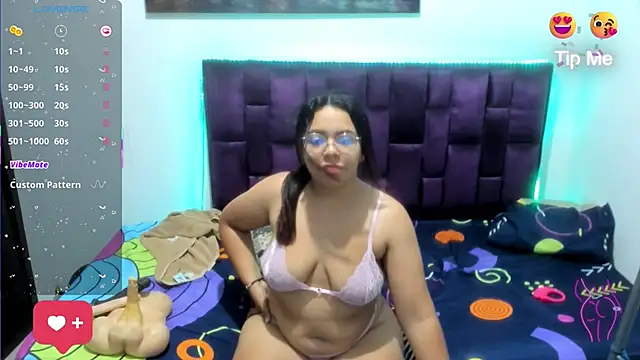 lunna noir online show from 11-25-25, 11:05