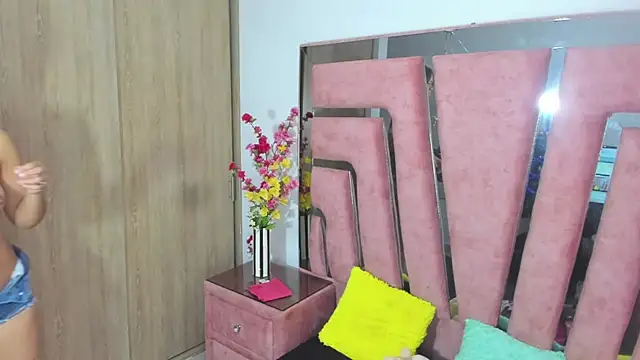 MaraKarly online show from 10-27-25, 07:59