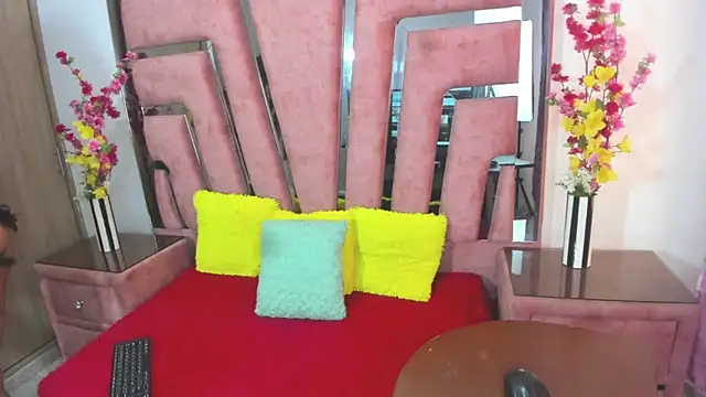 MaraKarly online show from 12-16-25, 07:40