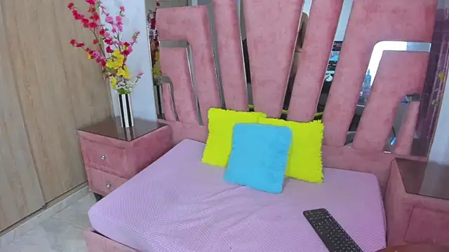 MaraKarly online show from 04-11-26, 12:40