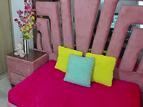 MaraKarly online show from 10-10-25, 12:50