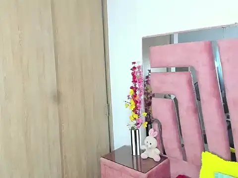 MaraKarly online show from 11-18-25, 07:17