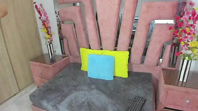 MaraKarly online show from 03-31-26, 07:43