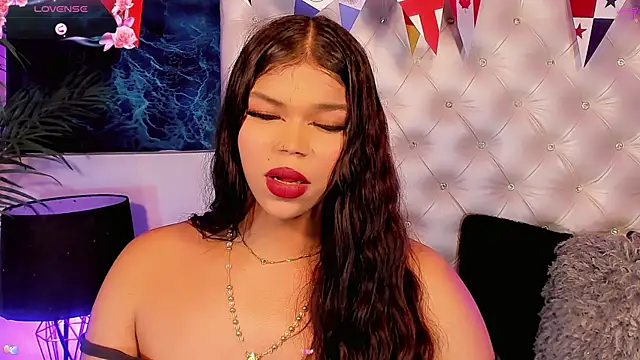 Valeria Swett  online show from 06-21-26, 08:31