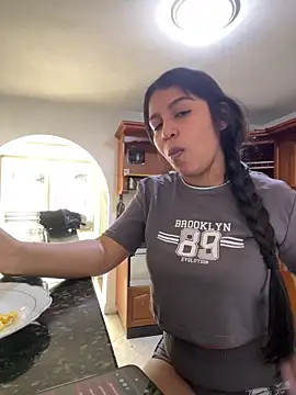  Chloe Smith online show from 03-05-26, 02:46