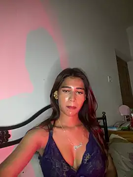 STRIP GLOW online show from 05-07-26, 12:48