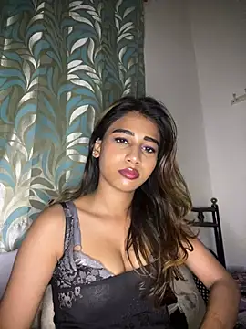 STRIP GLOW online show from 02-25-26, 07:25