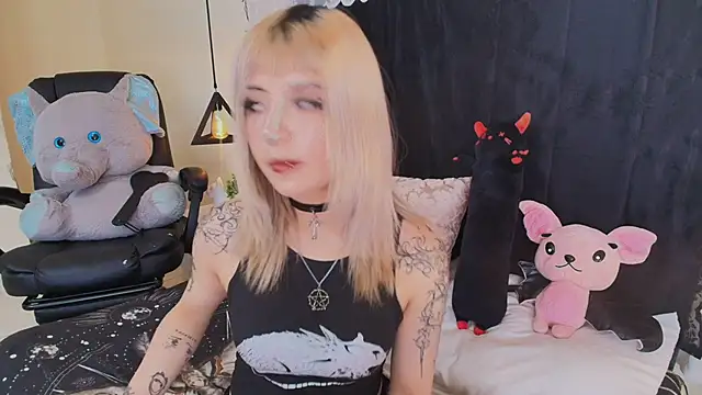 Snapshot of IvyBelle_ chatting on 06-17-26, 11:31 IvyBelle online show from 06-17-26, 11:31