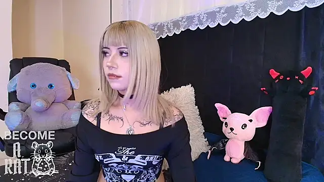Snapshot of IvyBelle_ chatting on 05-16-26, 11:20 IvyBelle online show from 05-16-26, 11:20