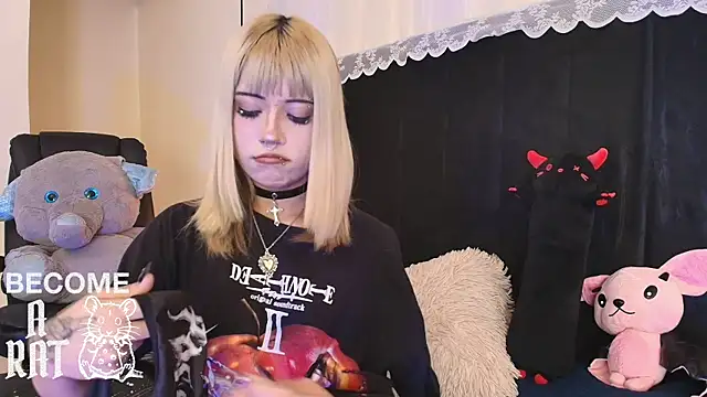 Snapshot of IvyBelle_ chatting on 05-19-26, 11:28 IvyBelle online show from 05-19-26, 11:28