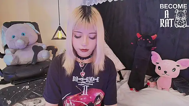 Snapshot of IvyBelle_ chatting on 06-26-26, 11:27 IvyBelle online show from 06-26-26, 11:27