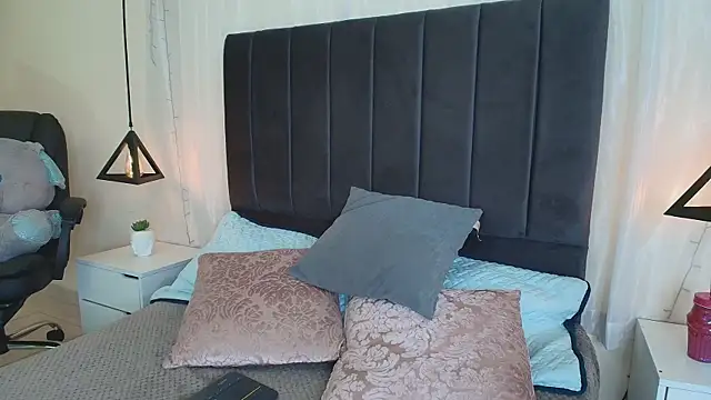 IvyBelle  online show from 10-31-25, 11:29