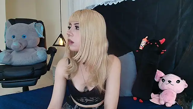 Snapshot of IvyBelle_ chatting on 02-26-26, 11:21 IvyBelle online show from 02-26-26, 11:21