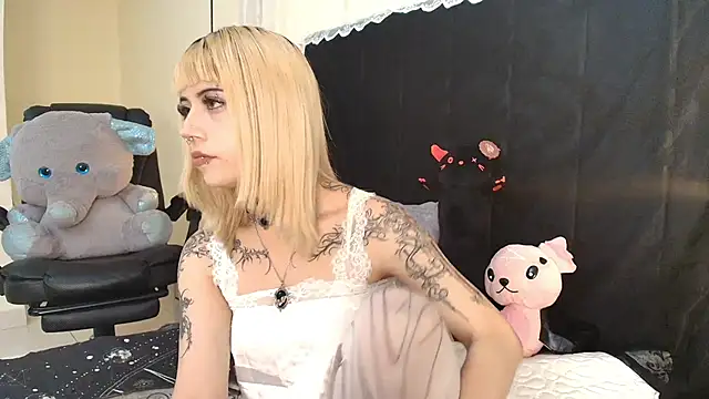 Snapshot of IvyBelle_ chatting on 03-24-26, 11:32 IvyBelle online show from 03-24-26, 11:32