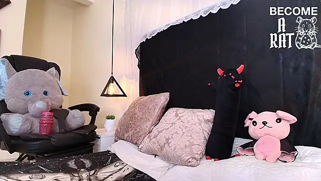 Snapshot of IvyBelle_ chatting on 06-03-26, 02:33 IvyBelle online show from 06-03-26, 02:33