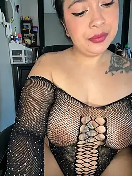 latina curvy22 online show from 01-18-26, 10:46