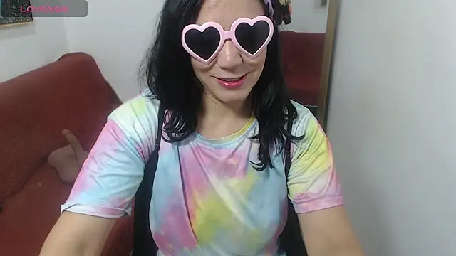 Snapshot of danna_zuluaga chatting on 10-16-25, 12:24 danna zuluaga online show from 10-16-25, 12:24