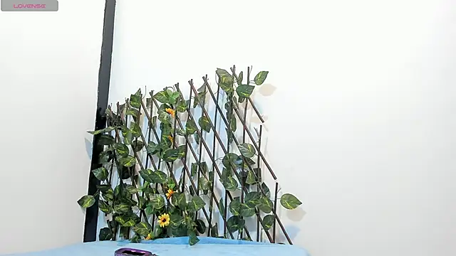 Snapshot of gisselle21 chatting on 09-09-25, 11:19 gisselle21 online show from 09-09-25, 11:19