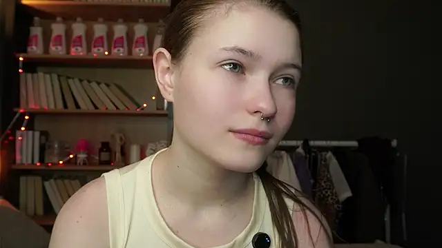 LynHillaire online show from 02-13-26, 11:43