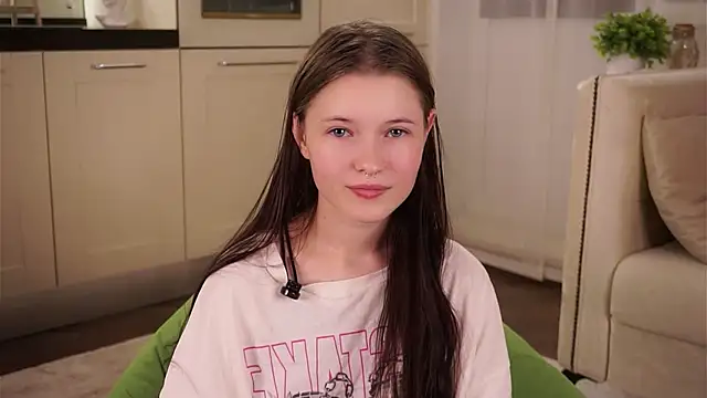 LynHillaire online show from 09-14-25, 11:10