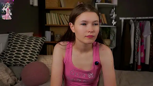 LynHillaire online show from 11-30-25, 11:11