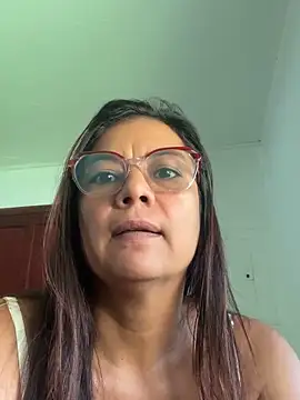 YadiraOrozco online show from 11-11-25, 03:40