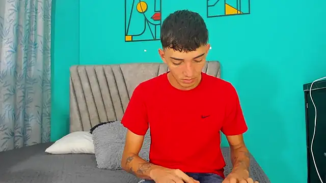 Maikol Ortiz online show from 04-12-26, 12:19