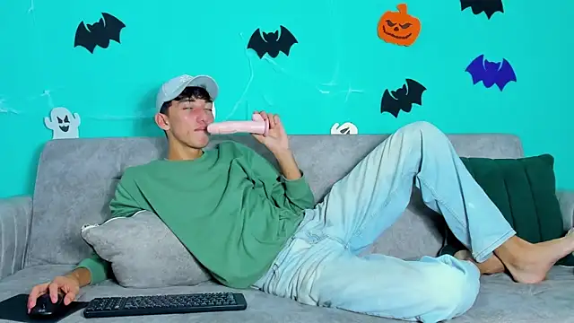 Maikol Ortiz online show from 10-29-25, 01:10